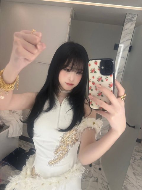 베몬 아현이가 위버스에 또