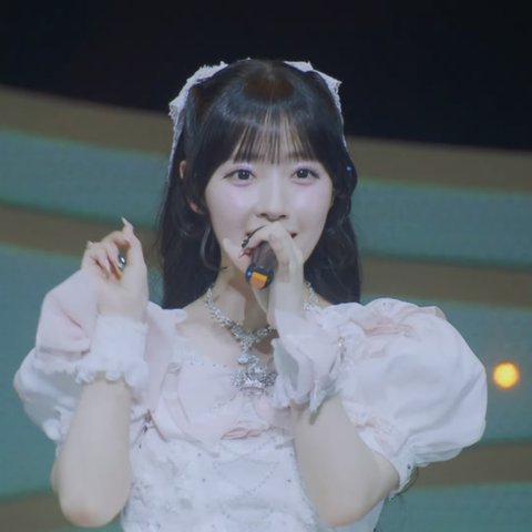 이거 블러셔 뭐임? 비슷한거라도..