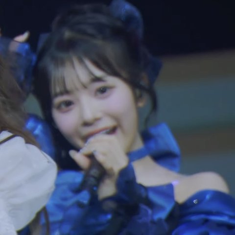 이거 블러셔 뭐임? 비슷한거라도..