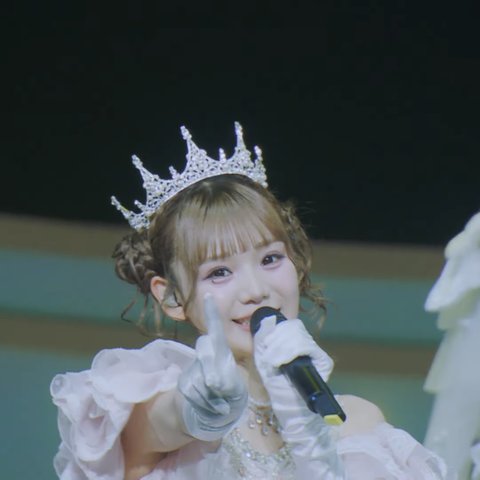 이거 블러셔 뭐임? 비슷한거라도..