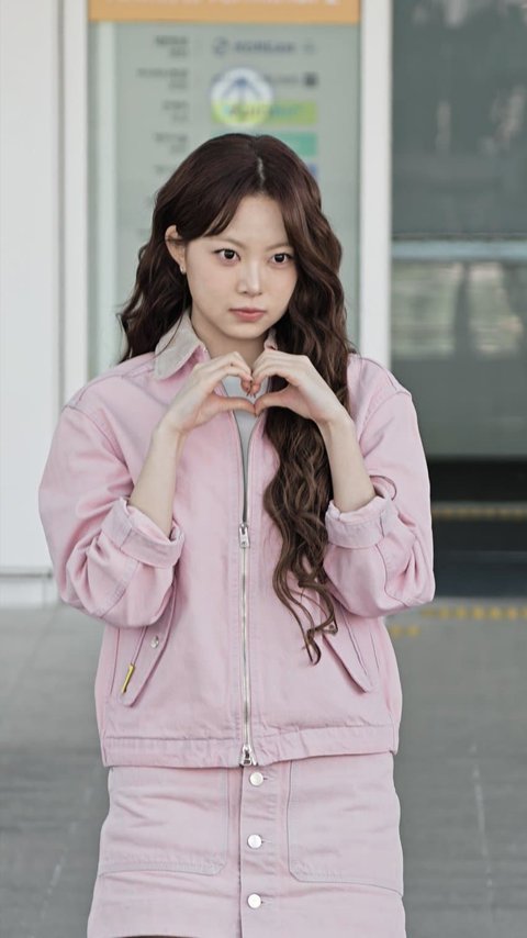 홍은채 출국 기사사진인데 살쪘음?