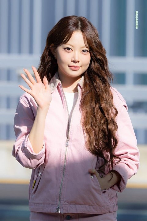 홍은채 출국 기사사진인데 살쪘음?