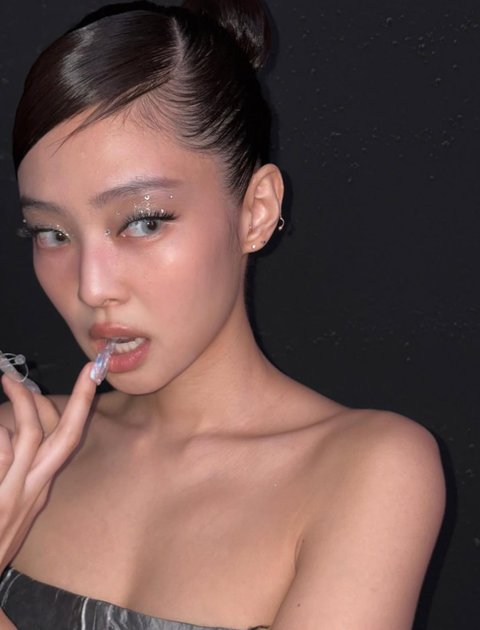 제니 복근 얼마나 탄탄한거임..?