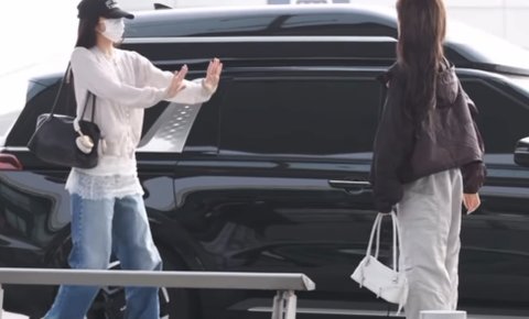 안유진이랑 리즈랑 오늘 공항에서..