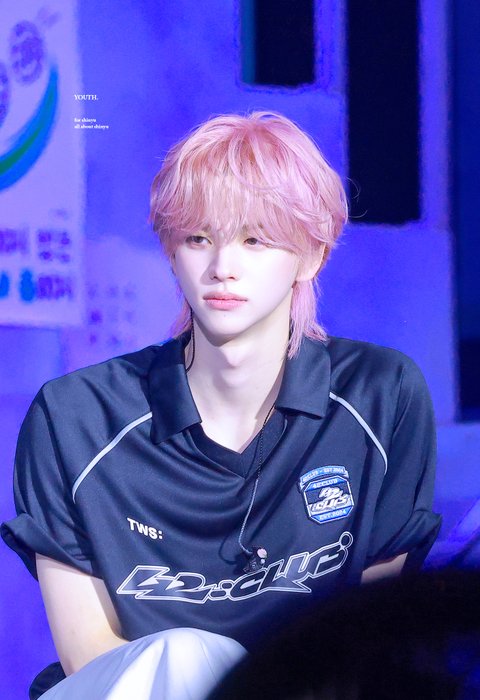 핑크헤어가 가장 잘 어울리는 남돌