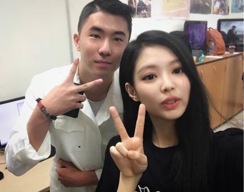 제니 어릴때 재벌 가족이랑 가족여행갔는데