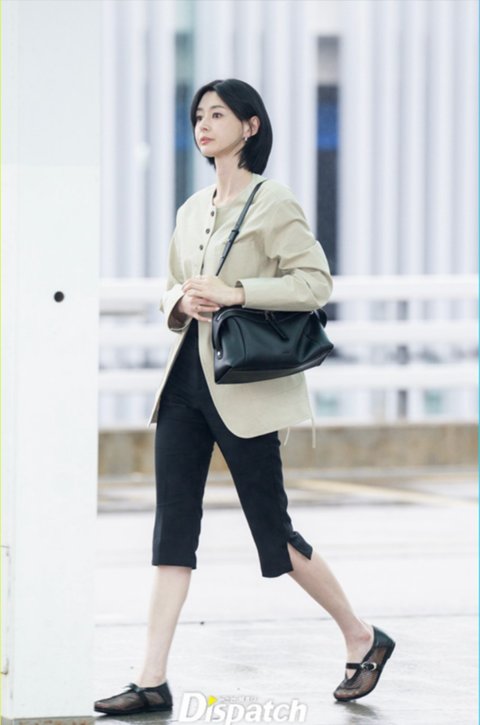 요즘 유행이라는 카프리팬츠(제니?)