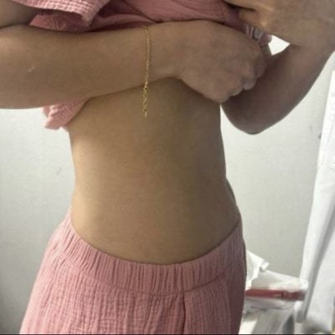 허리 얇은 편이죠?