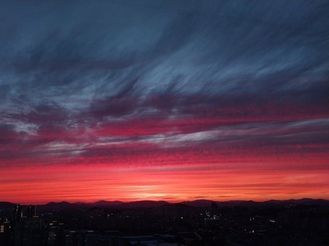 와 밖에 하늘 좀 봐
