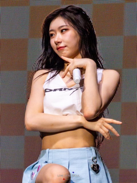 채연 채령 앤톤 셋이 되게 닮지 않았어 ??