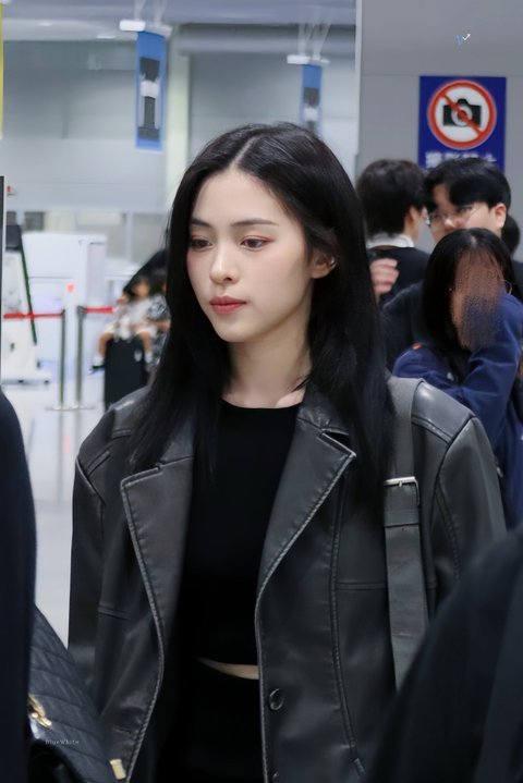 있지 류진 오늘 출국사진 봐