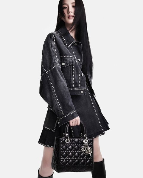 지수 새 디올 글로벌 캠페인 공개