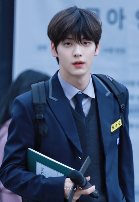 오늘...교복 투바투가 너무 좋아