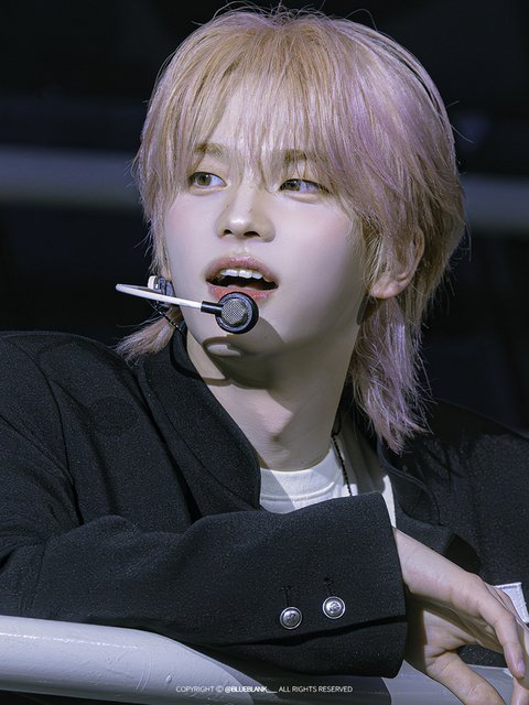 핑크헤어가 가장 잘 어울리는 남돌