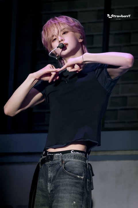 핑크헤어가 가장 잘 어울리는 남돌