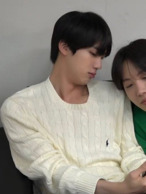 진 니트핏 ㄹㅇ 옷걸이같음