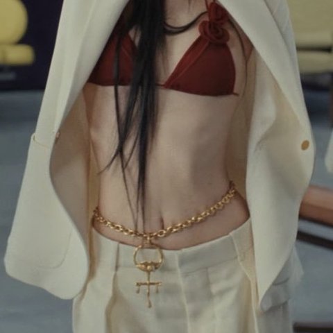 제니 몸매 개이쁘다