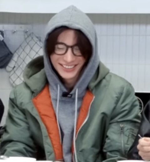 앤톤 이거 보고 윤상인줄ㅋㅋㅋㅋㅋ 왜케 닮음