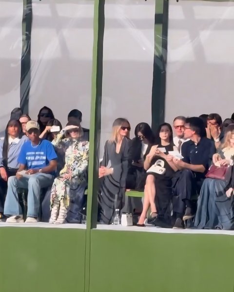 지수 아직도 디올한테 특급 대우 받음