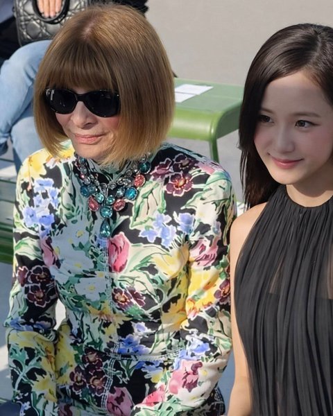 지수 아직도 디올한테 특급 대우 받음