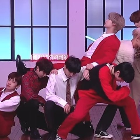 다리 길이 땜에 안무 달라짐ㅋㅋ