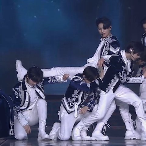 다리 길이 땜에 안무 달라짐ㅋㅋ