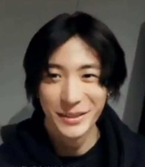 라이즈 앤톤도 얼굴에 팩할때 이럴거같음