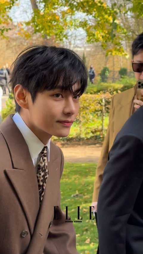 뷔 실물은 얼마나 잘생긴걸까