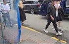 이쁜 여성과 못생긴 여성에게 번호를 물어봤을때 반응차이